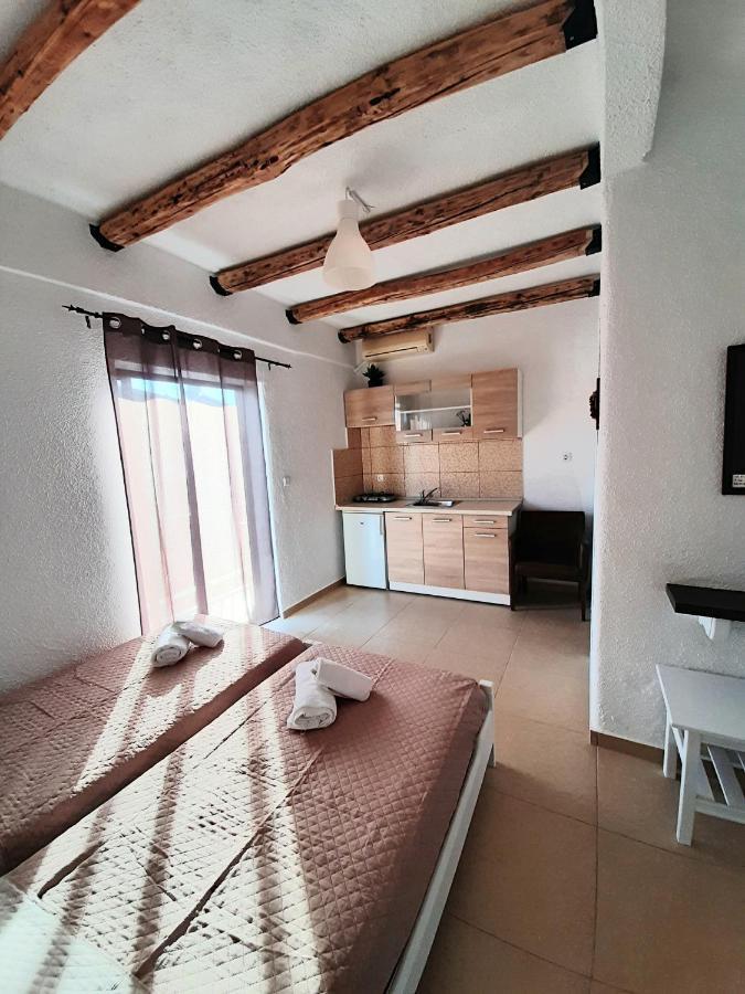 Mariza Apartments -Studios CChanioti Pokoj fotografie